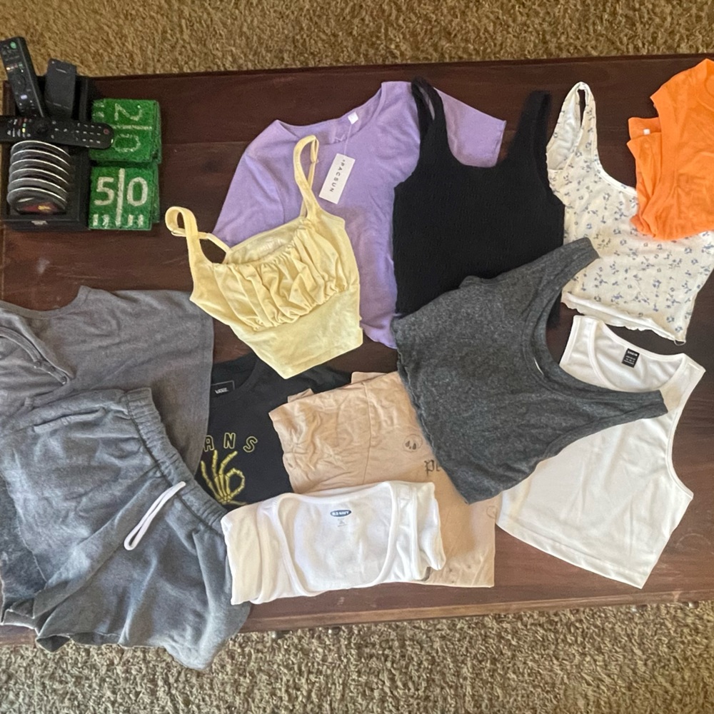 Lot of Teenage Girl size Small and XS fun clothes - Vans, Hollister, PacSun etc.